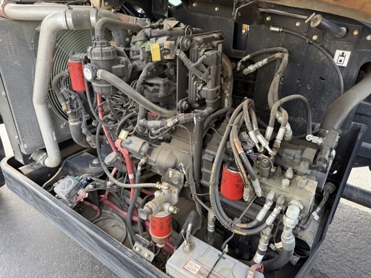 2015-jlg-g9-43a-image-20