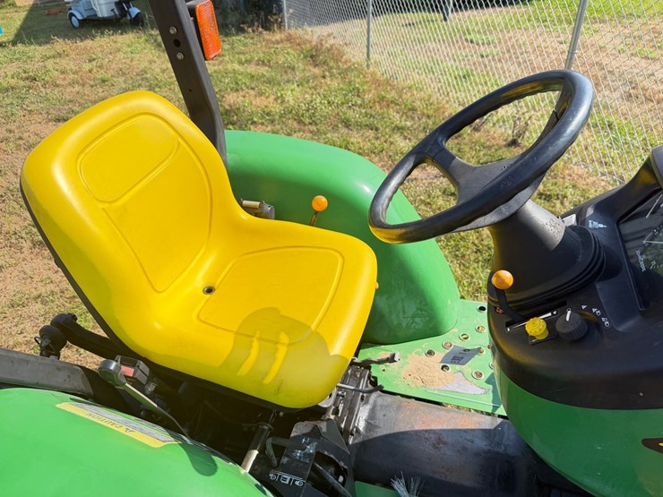 john-deere-3203-image-15