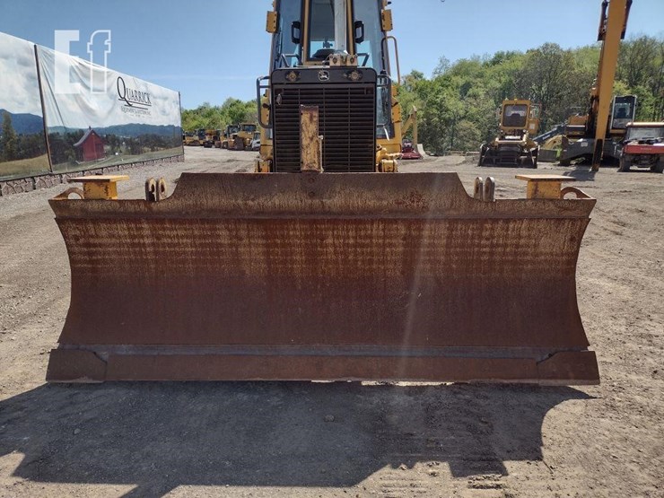 2004-deere-700h-image-22