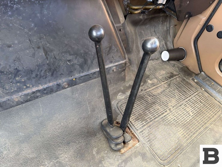 1985-international-1854-flatbed-truck-image-56