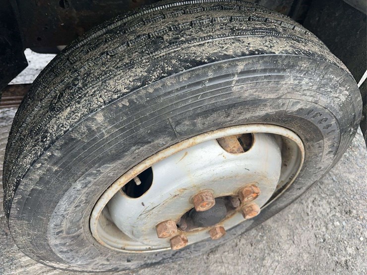 2020-hino-195-image-12