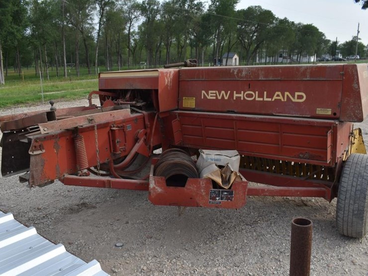 new-holland-326-image-5