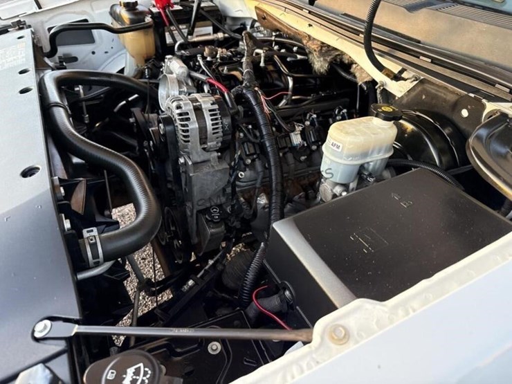2013-chevrolet-silverado-1500-image-13