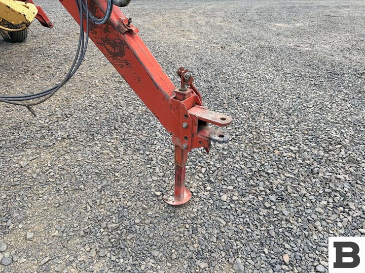 new-holland-216-image-8