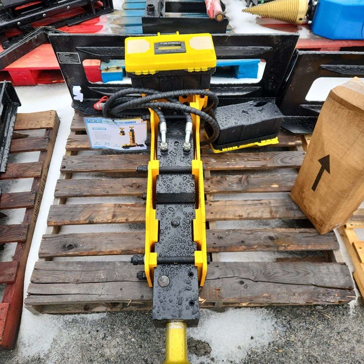 FUTURE FT-D580 Skid Steer Post Driver