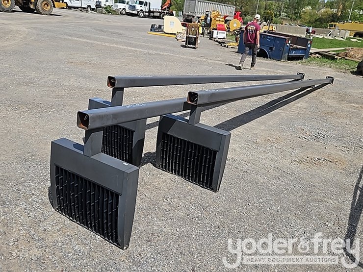 light-poles-w/-led-fixtures-(5of)-image-1