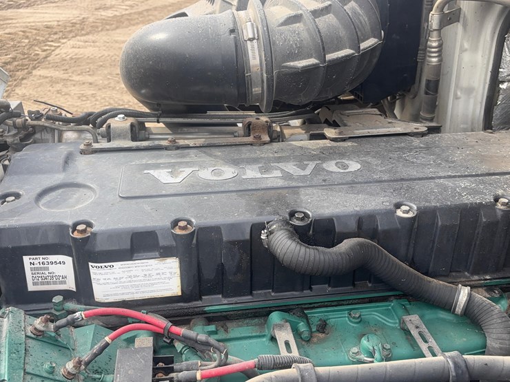 2006-volvo-vnlsemi-image-14