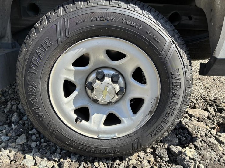 2015-chevrolet-silverado-1500-image-9