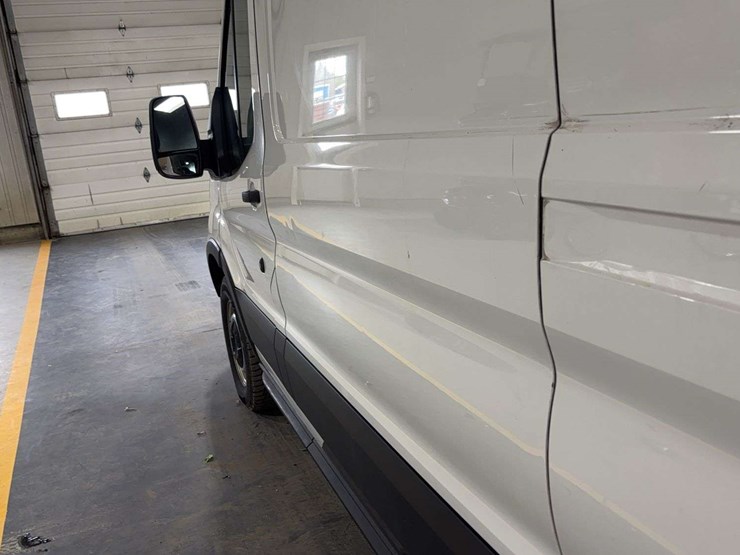 2019-ford-transit-image-23