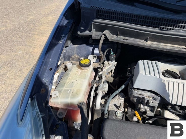 2011-toyota-prius-hatchback-image-35