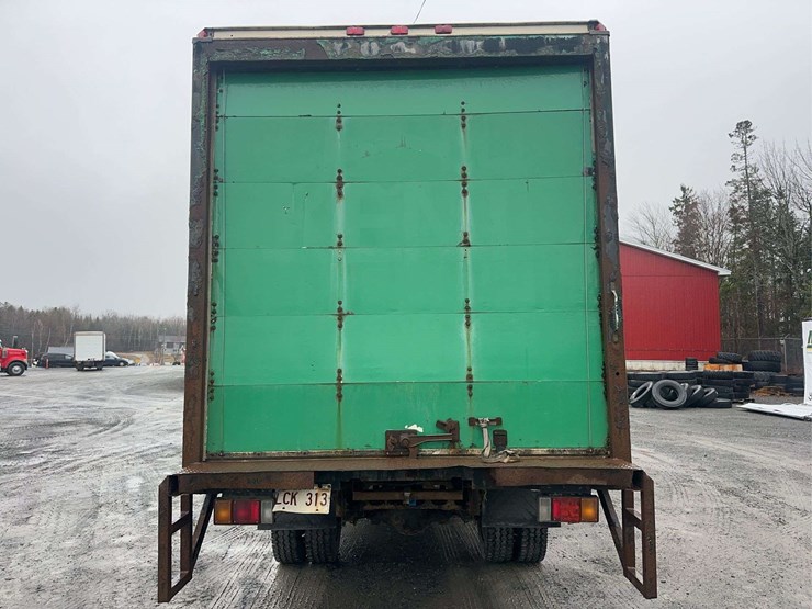 2020-hino-195-image-6