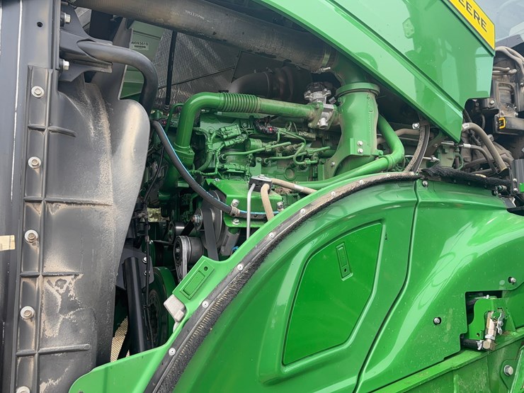 2024-john-deere-9rt-590-tractor-image-19