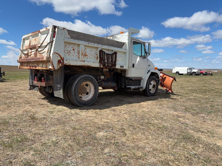 1997-freightliner-fl70-image-33