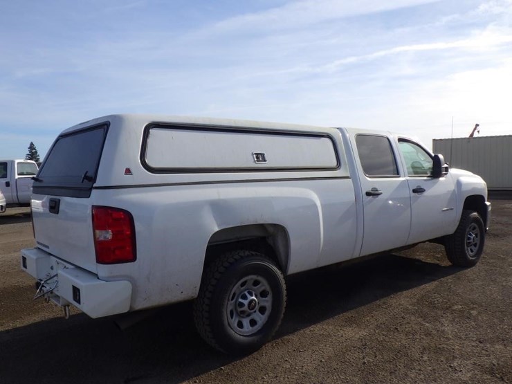 2013-chevrolet-3500hd-image-3