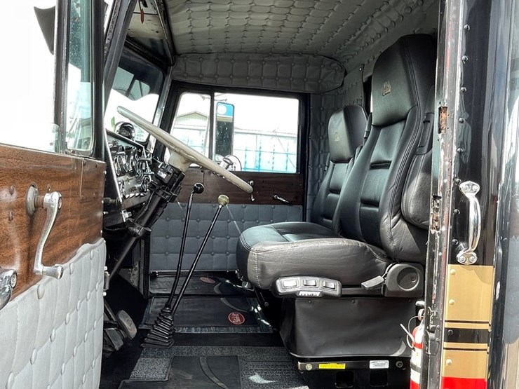 1970-peterbilt-358-image-107