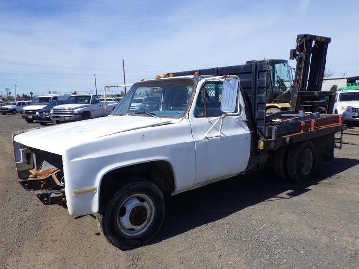 1983-chevrolet-c30-image-2