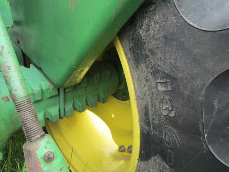 1976-john-deere-2040-image-11