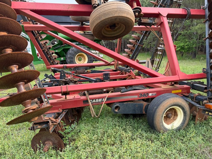 case-ih-340-image-10