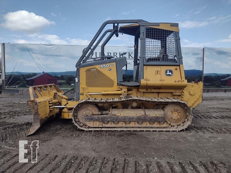 2004-deere-550j-lt-image-1