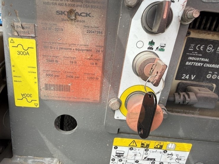 2013-skyjack-sjiii3219-image-16