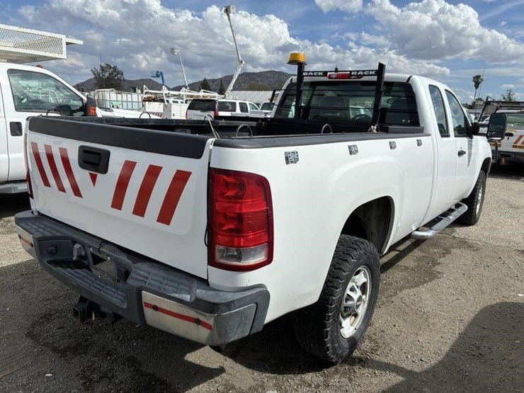 2012-gmc-sierra-2500-image-3