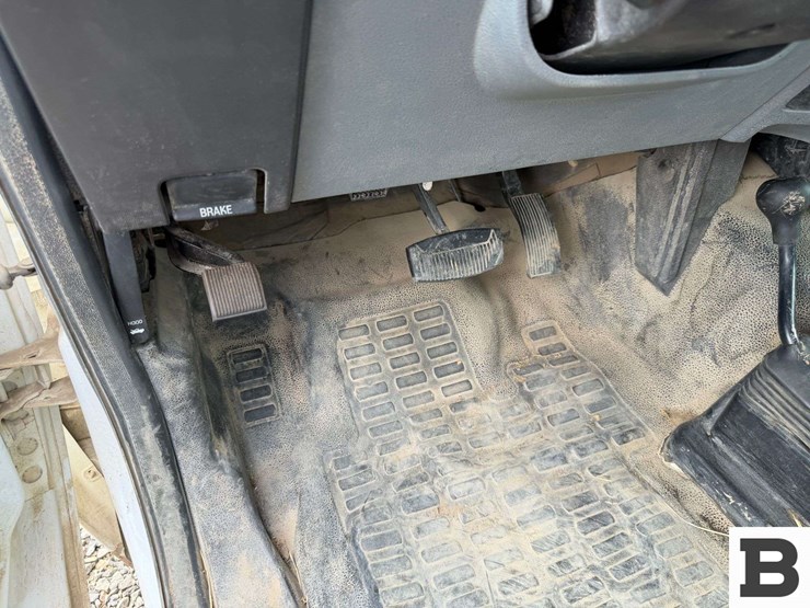 2011-ford-f350-image-28