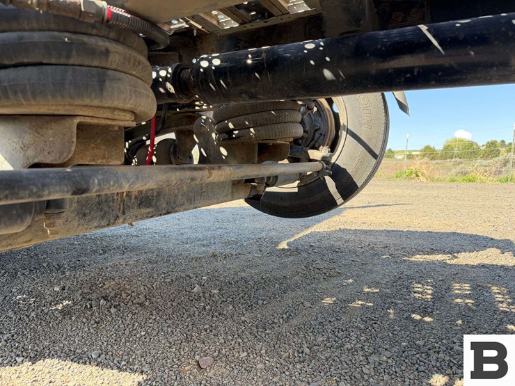 2012-freightliner-coronado-sd-tractor-truck-image-22