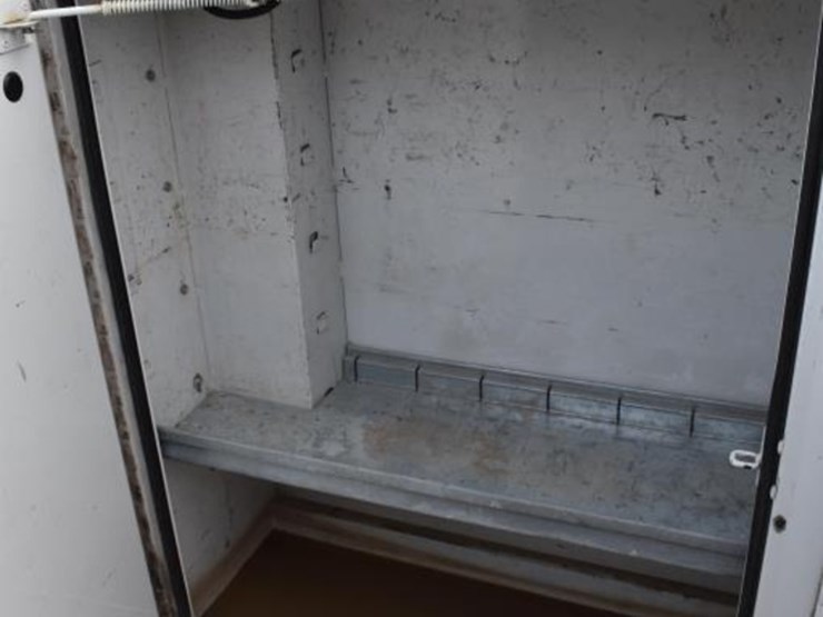 2011-ford-e350-image-17