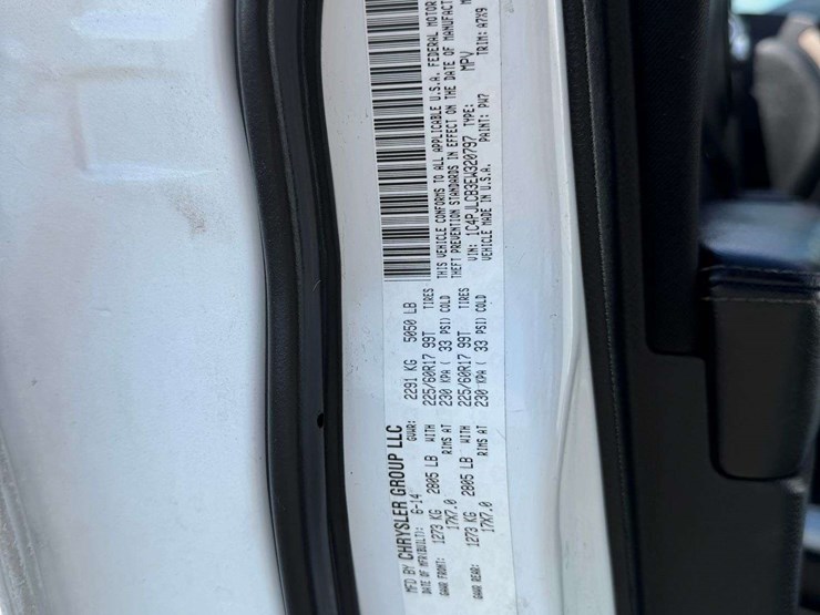 2014-jeep-cherokee-image-28