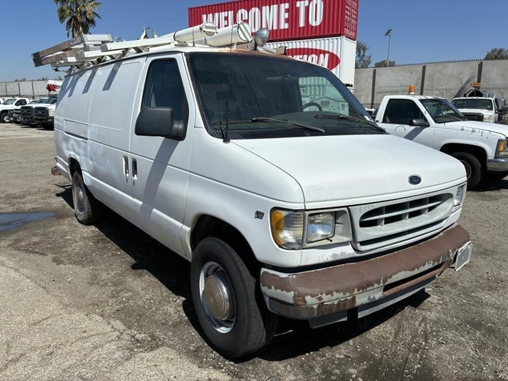 2002-ford-e350-image-2