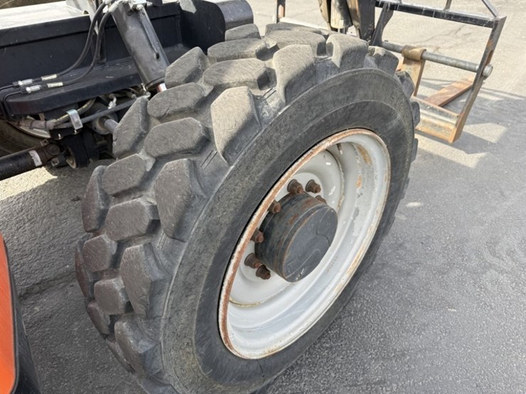 2015-jlg-g9-43a-image-26