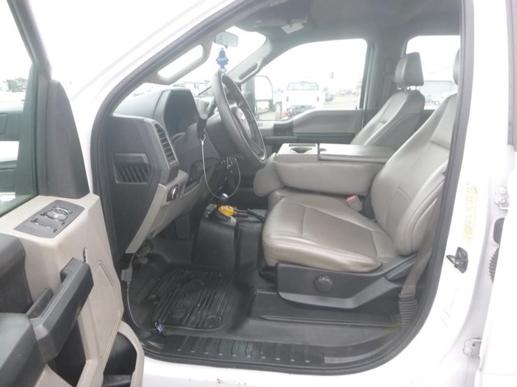 2018-ford-f550-image-14