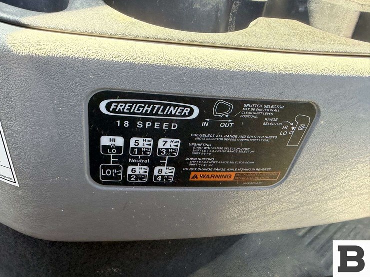 2012-freightliner-coronado-sd-tractor-truck-image-71