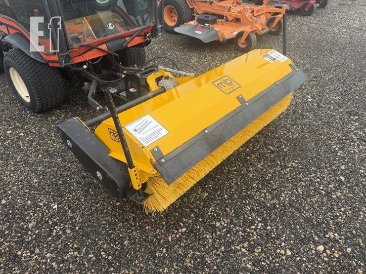 2019-kubota-f3990-image-26