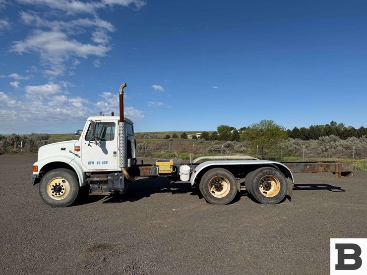 1998-international-f-4900-cab-&-chassis-truck-image-2