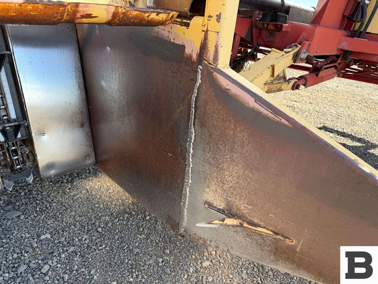 new-holland-1085-image-18