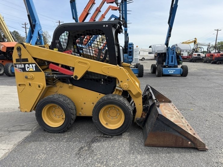 2017-caterpillar-226d-image-3