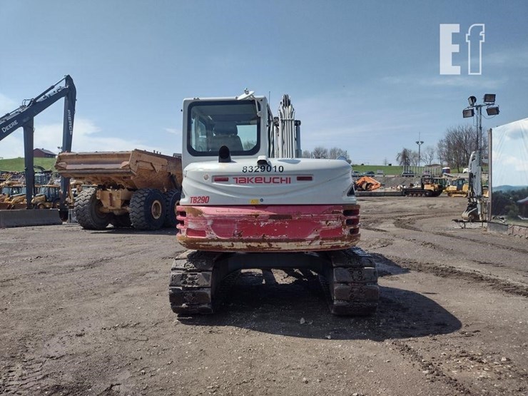 2019-takeuchi-tb290-image-4