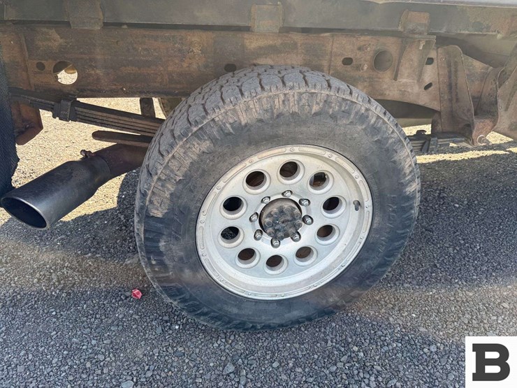 2002-chevrolet-silverado-2500hd-image-22