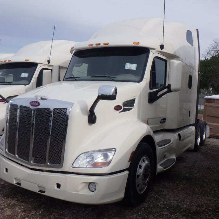 2022 PETERBILT 579