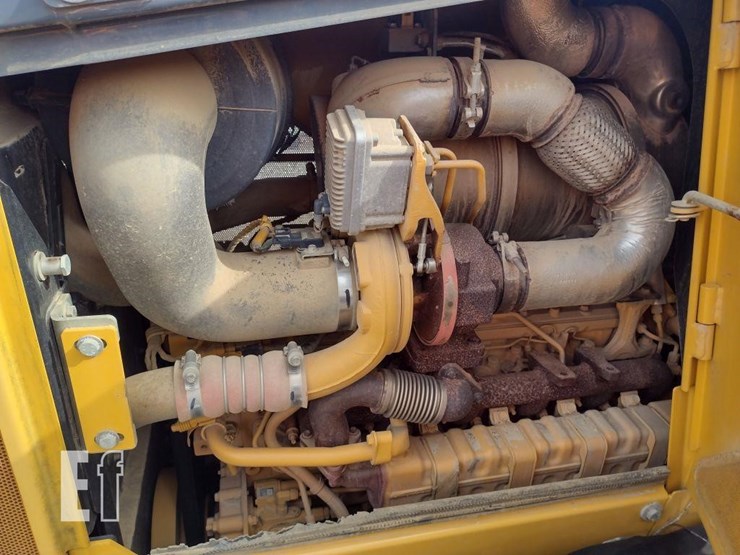 2013-deere-700k-lgp-image-44