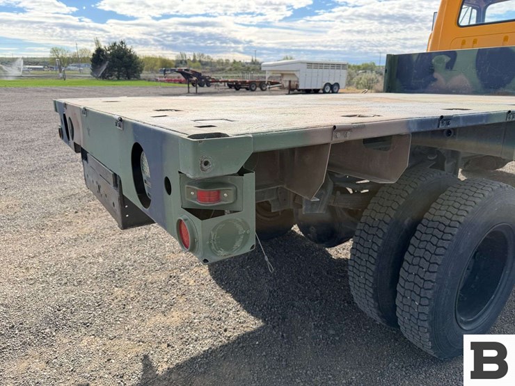 1985-international-1854-flatbed-truck-image-24