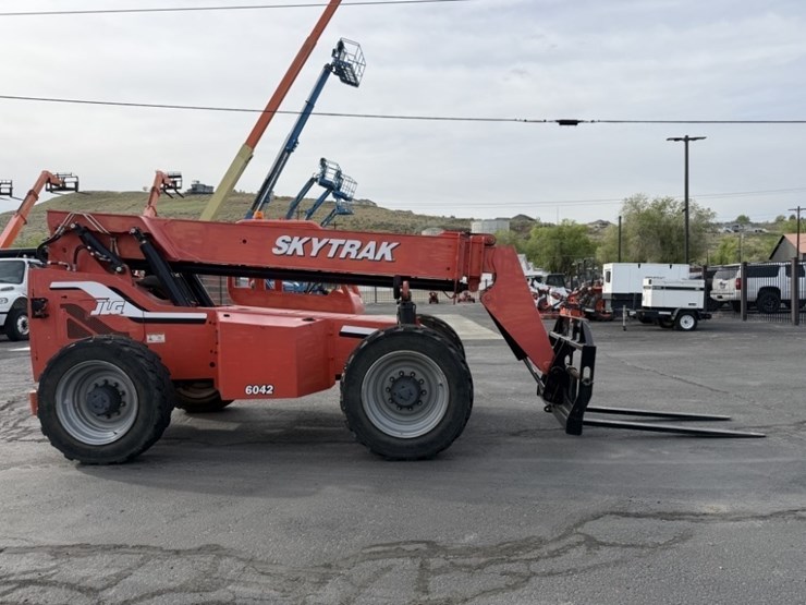 2015-sky-trak-6042-image-3