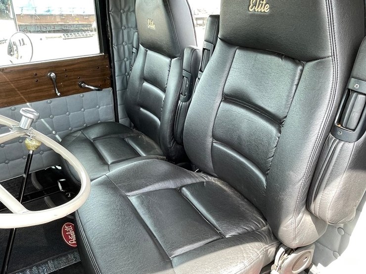 1970-peterbilt-358-image-112