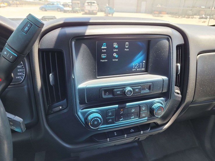 2019-chevrolet-silverado-2500-w/t-image-16
