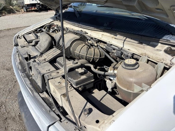 2002-ford-e350-image-6