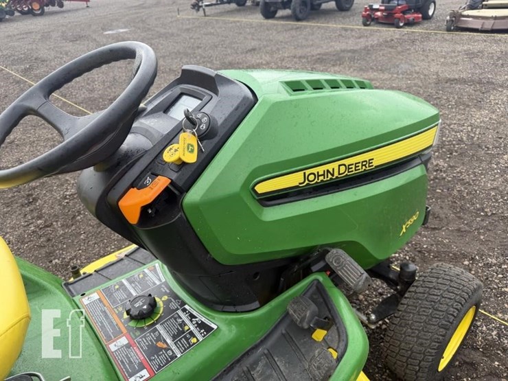 2021-john-deere-x590-image-15
