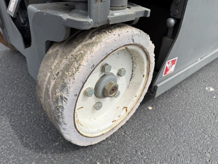 2013-skyjack-sjiii3219-image-10