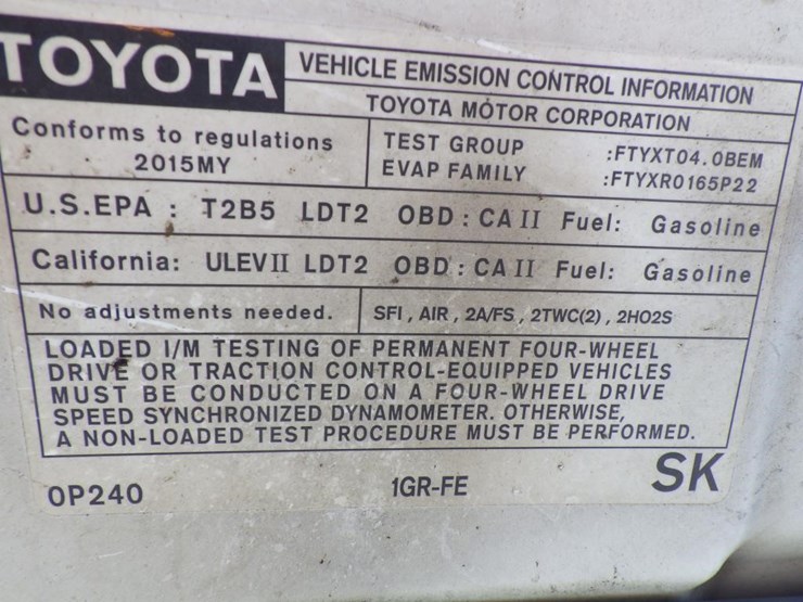 2015-toyota-tacoma-image-12