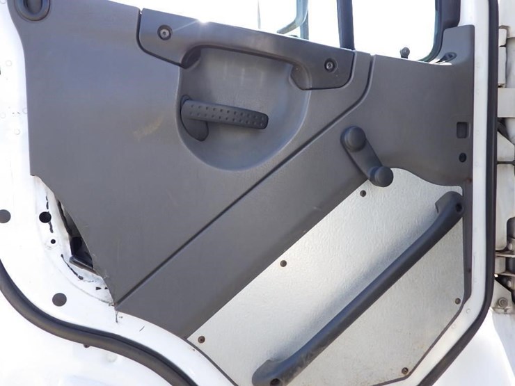 2005-utility-combo-image-40